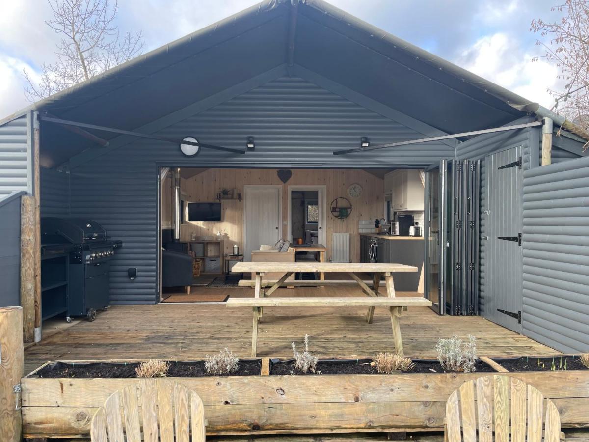 Sumners Ponds Fishery & Campsite Hotel Horsham Buitenkant foto